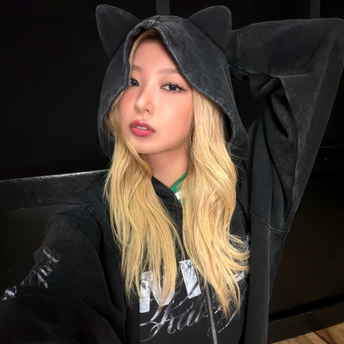 WILDWORLD Cat Ears Tour Zip-up Yoonchae