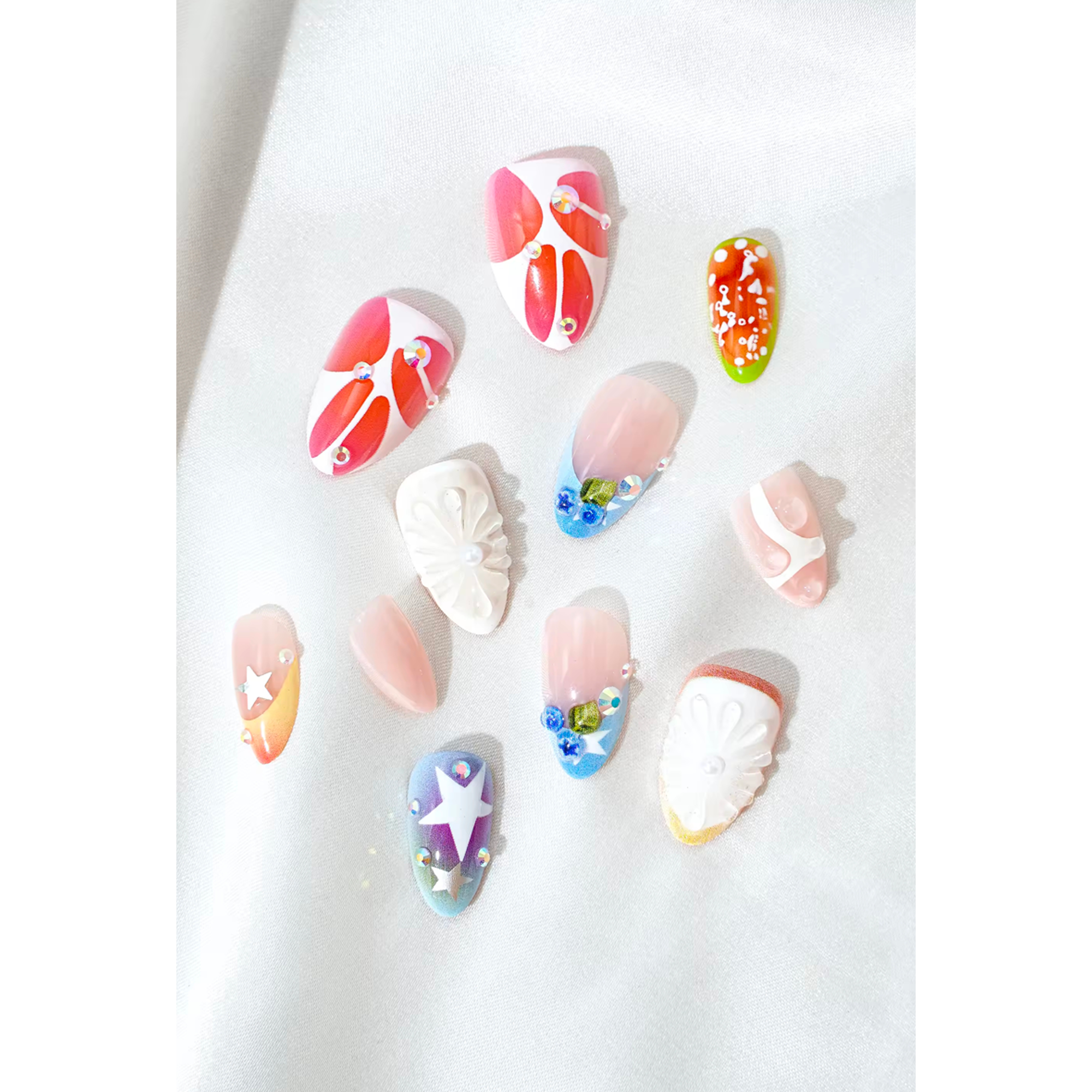 KATSEYE HOOTIE FRUTTI Press-On Nails Detail