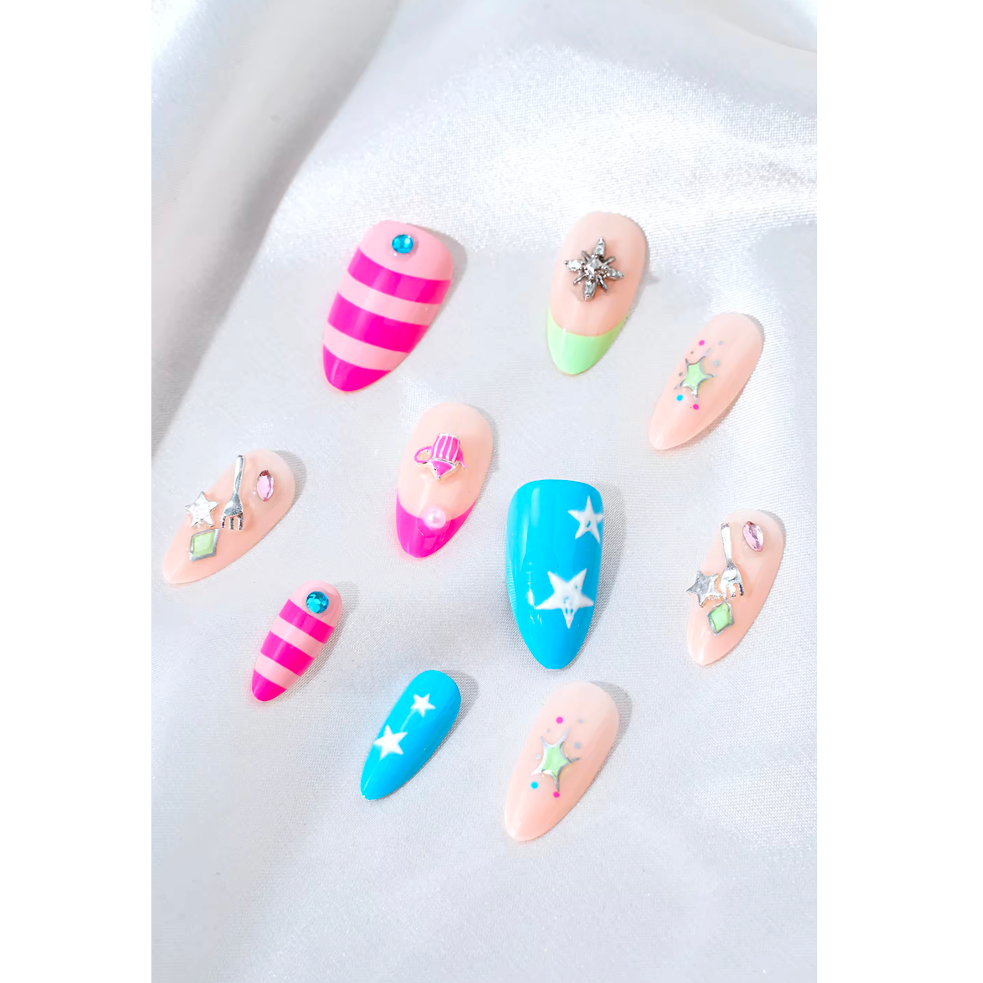 KATSEYE PINKY UP Press-On Nails Details