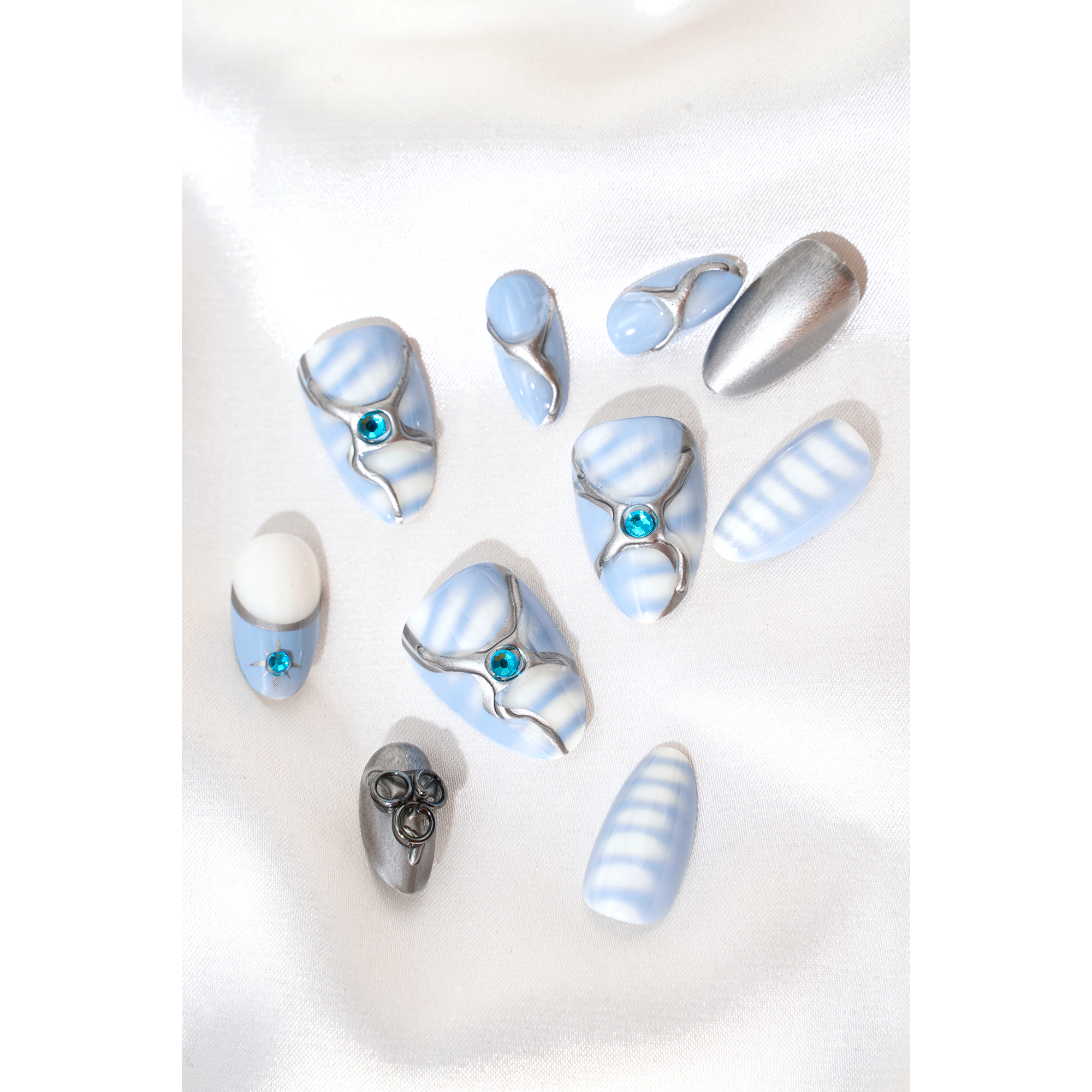 KATSEYE BEL AIR Press-On Nails Detail
