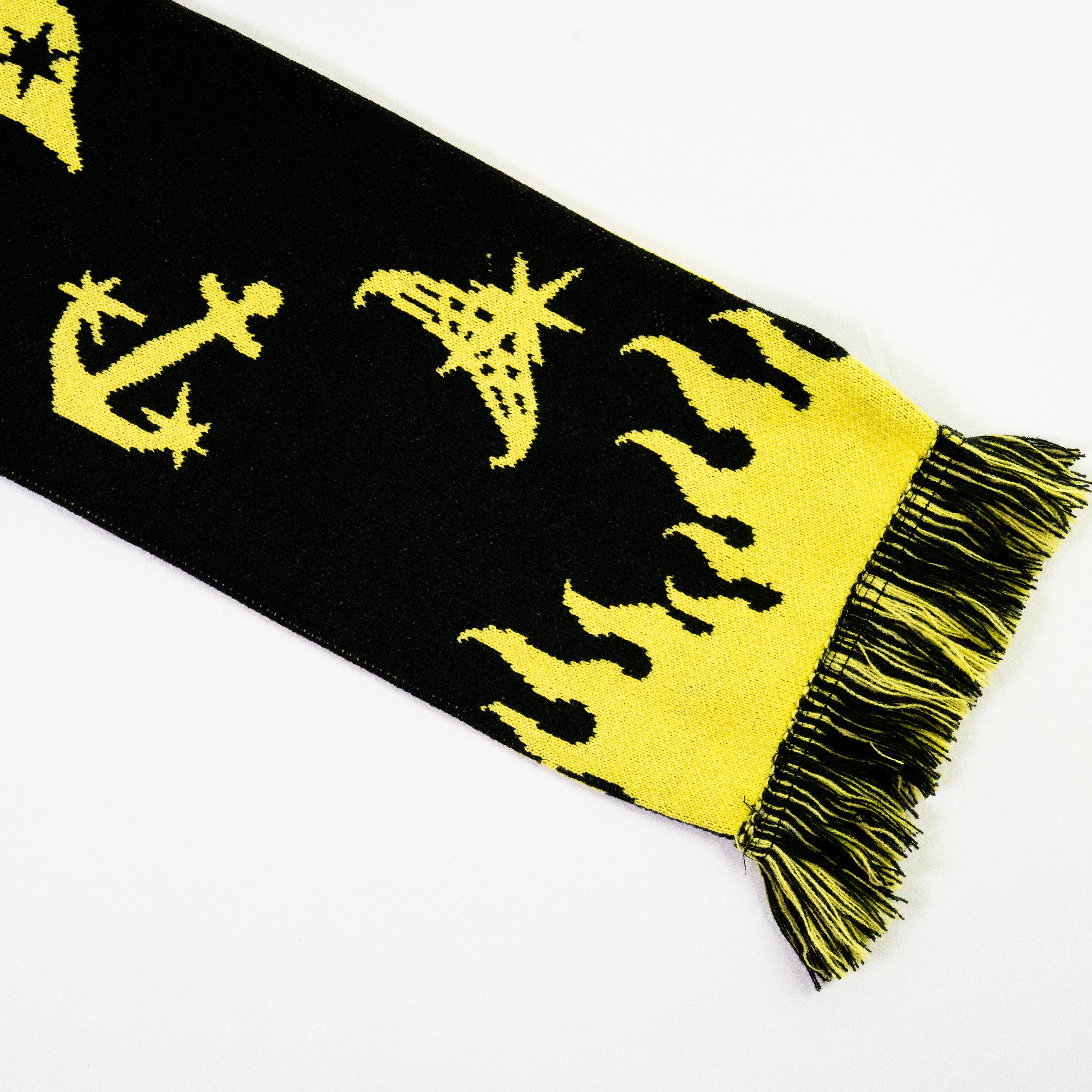 BEAUTIFUL CHAOS Slogan Muffler Alt Fringe Detail