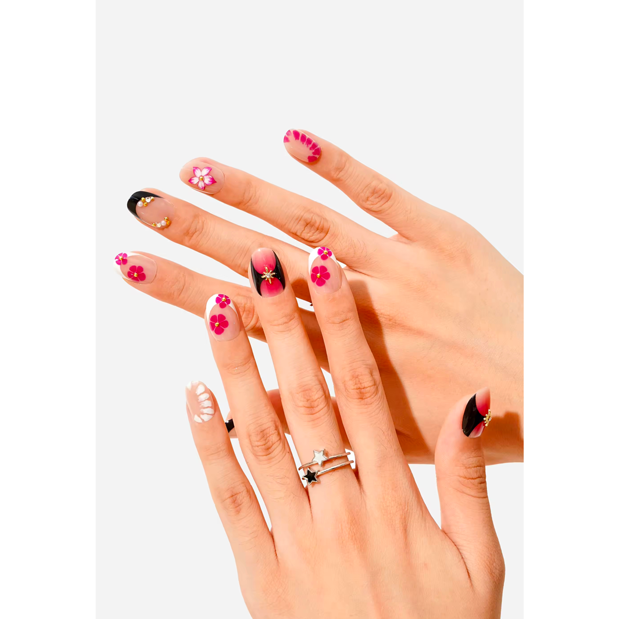 KATSEYE THAT WAY Press-On Nails On Hand