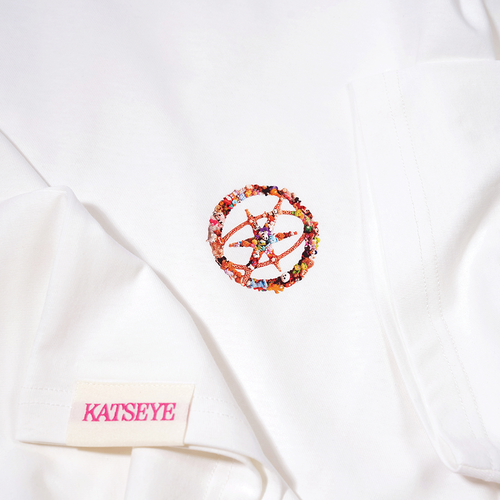 PINKY UP T-Shirt - KATSEYE Official Store