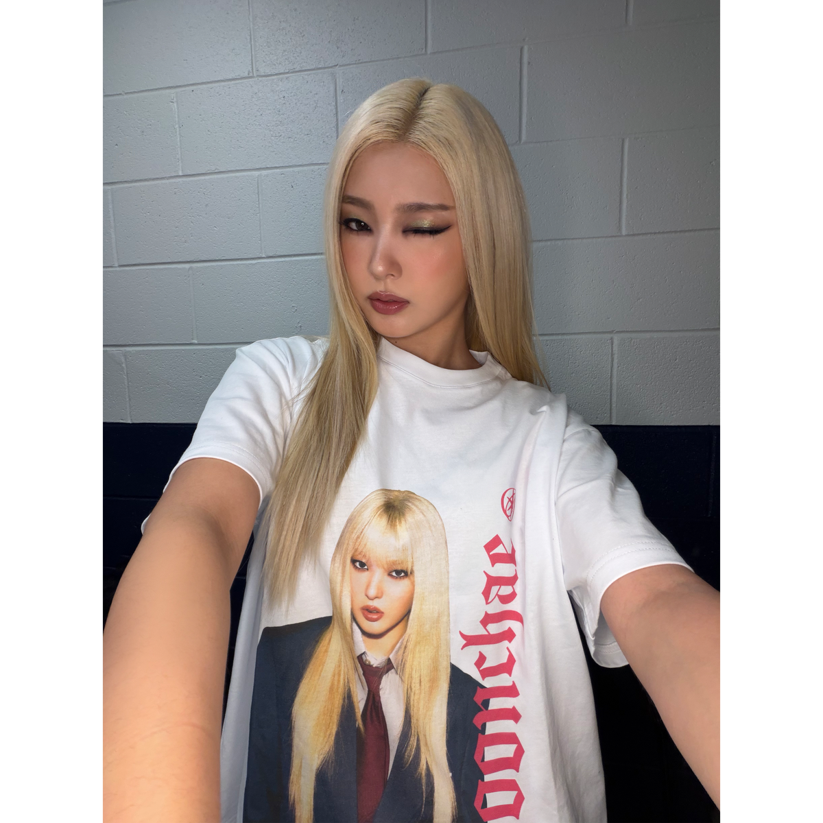 Animal ‘Yoonchae’ T-Shirt (White)
Yoonchae Selfie